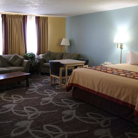 Super 8 By Wyndham Nephi Hotel Exterior photo