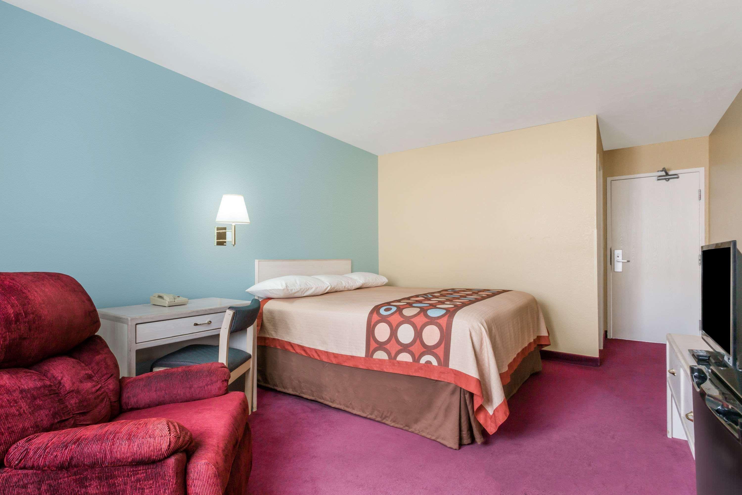 Super 8 By Wyndham Nephi Hotel Exterior photo